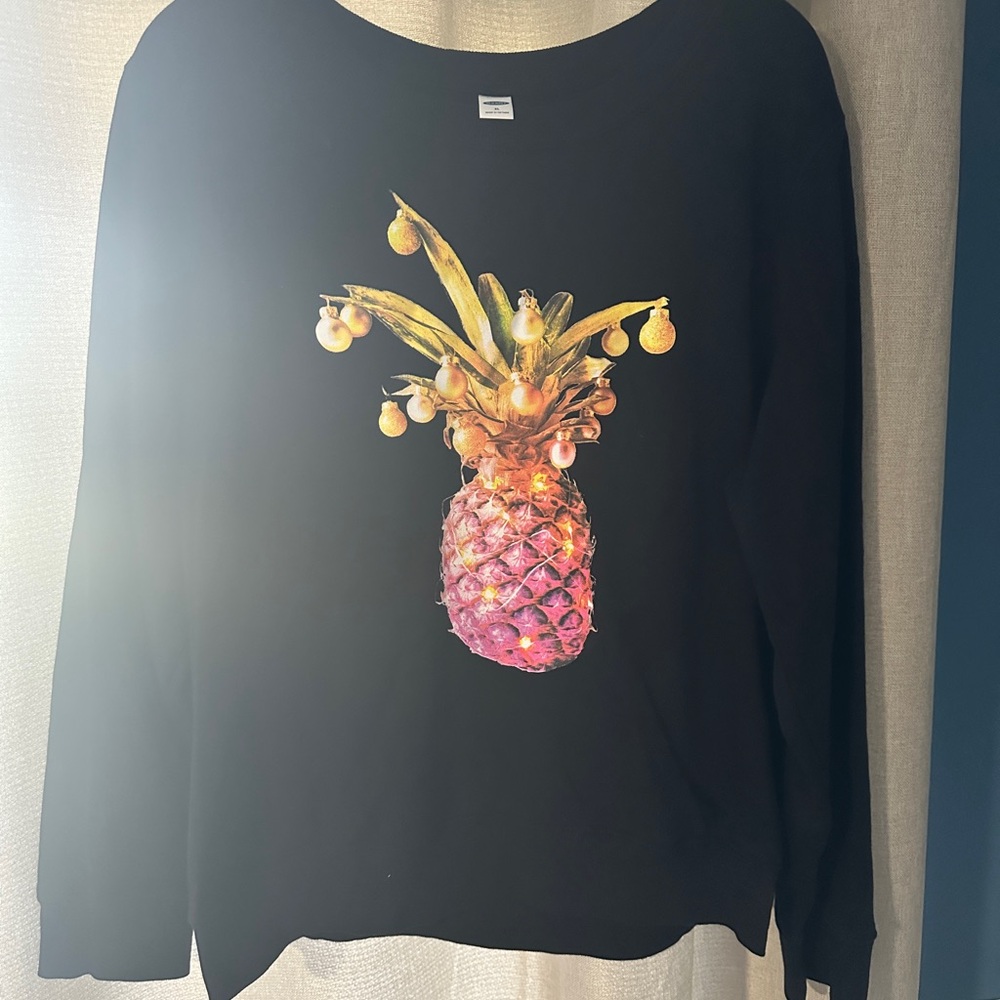Old Navy Black Crewneck Sweatshirt